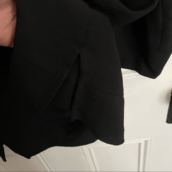 14th & Union black v neck blouse size large - Picture 4 of 6